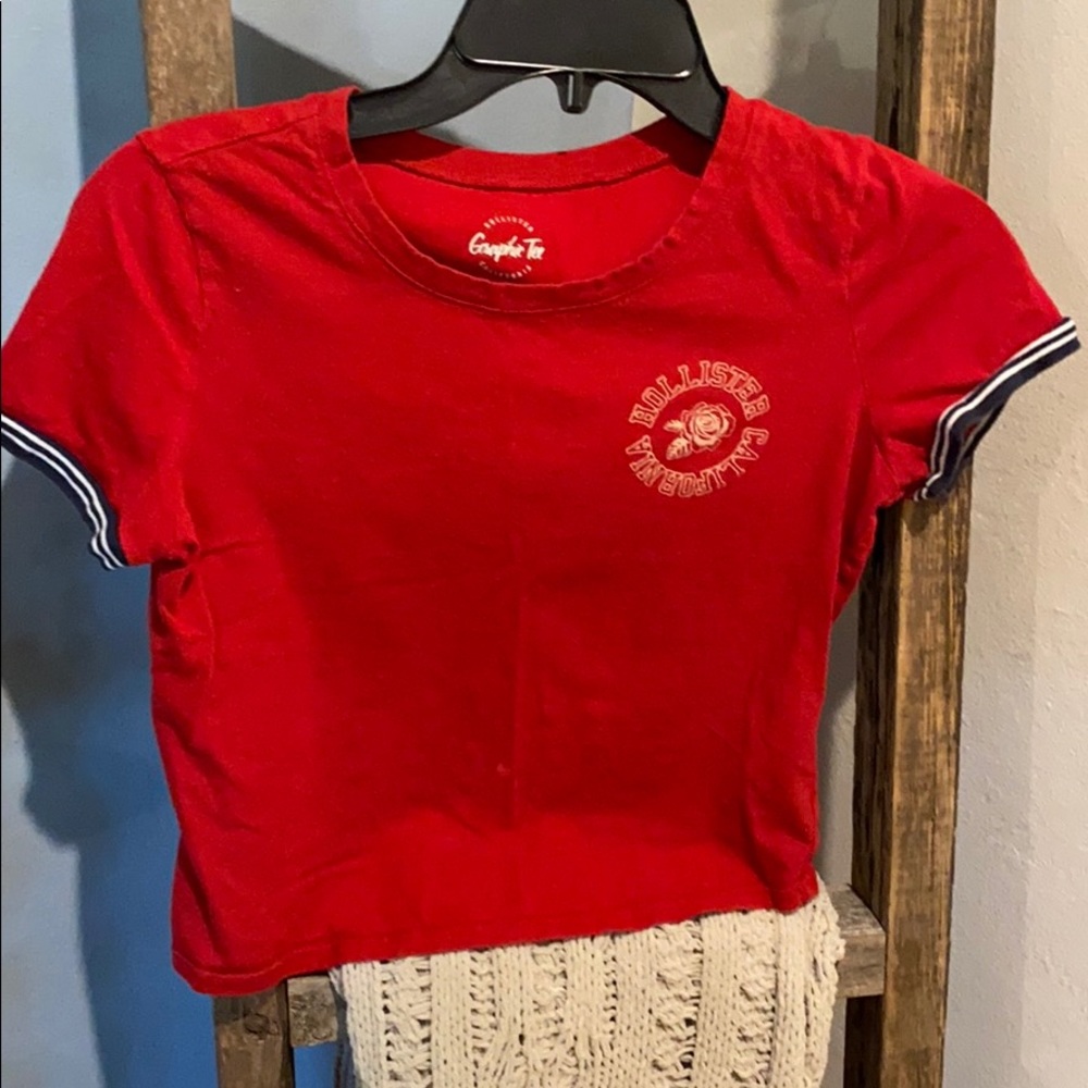 Cropped red loose/tight hollister basic shirt